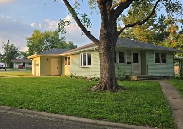 1st image of 303 E Truman Ave, Clinton, MO 64735 | MLS# 2631765