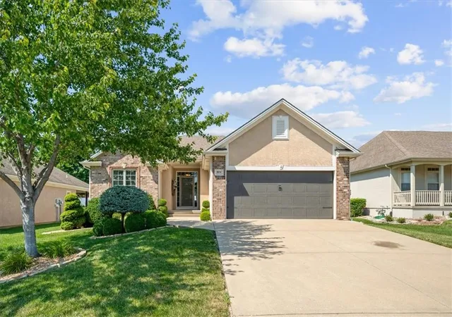 1st image of 804 Nw Cedar Ln, Grain Valley, MO 64029 | MLS# 2631779