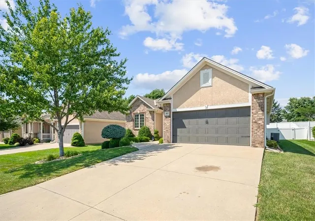 Photo 3 of Sale Pending at 804 Nw Cedar Ln, Grain Valley, MO 64029 | MLS# 2631779 | Listing updated on 2026-08-21
