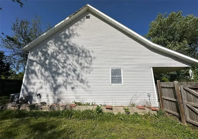 Photo 5 of Sale Pending at 214 Mo C Hwy, Rayville, MO 64084 | MLS# 2631785 | Listing updated on 2026-08-08