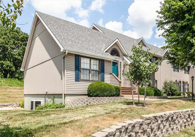 2nd image of 112 Stonebridge Ln, Smithville, MO 64089 | MLS# 2631787