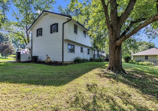 Photo 3 of Single family home for sale at 4806 Stonecrest Ter, Saint Joseph, MO 64506 | MLS# 2631794 | Listing updated on 2026-08-31
