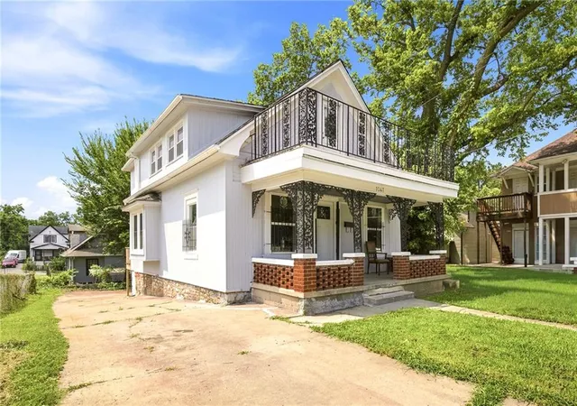 Photo 3 of Single family home for sale at 1047 Quindaro Blvd, Kansas City, KS 66104 | MLS# 2631813 | Listing updated on 2026-08-15