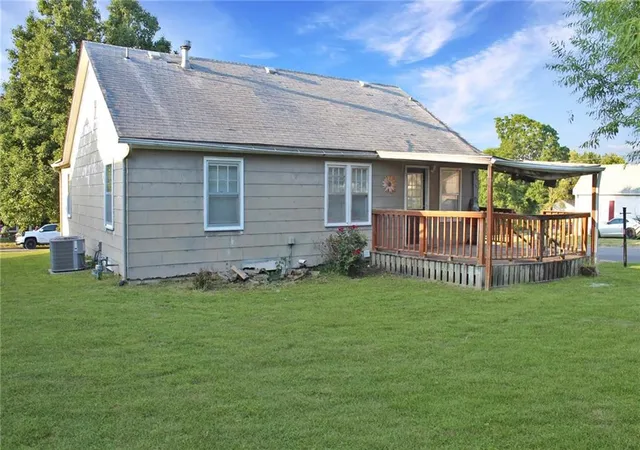 Photo 5 of Single family home for sale at 601 W Broadway St, Higginsville, MO 64037 | MLS# 2631815 | Listing updated on 2026-08-20