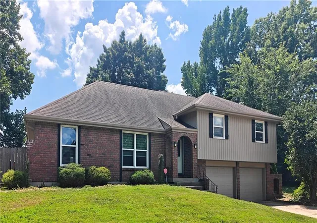 Photo 1 of Sale Pending at 1512 Sw Morningside Dr, Blue Springs, MO 64015 | MLS# 2631826 | Listing updated on 2026-09-16