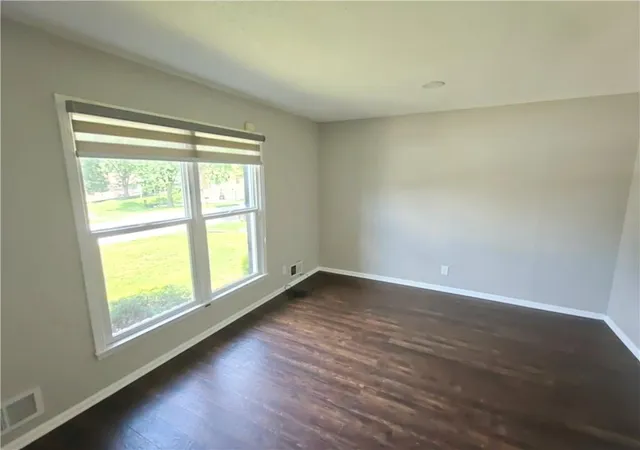 Photo 3 of Sale Pending at 1512 Sw Morningside Dr, Blue Springs, MO 64015 | MLS# 2631826 | Listing updated on 2026-09-16