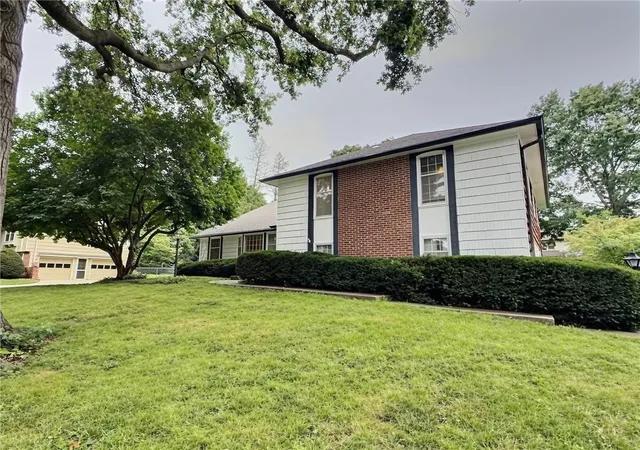 Photo 33 of Single family home for sale at 619 W 114th Terrace, Kansas City, MO 64114 | MLS# 2631835 | Listing updated on 2026-09-05