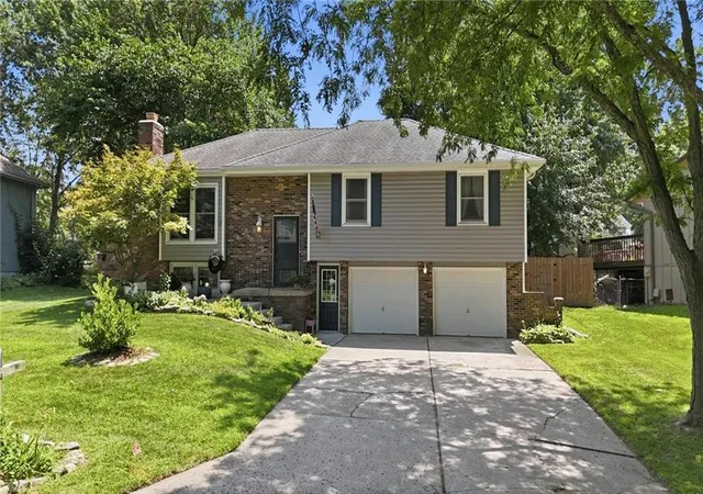 Photo 1 of Sale Pending at 1113 Se 2nd Terrace, Lees Summit, MO 64063 | MLS# 2631841 | Listing updated on 2026-08-15