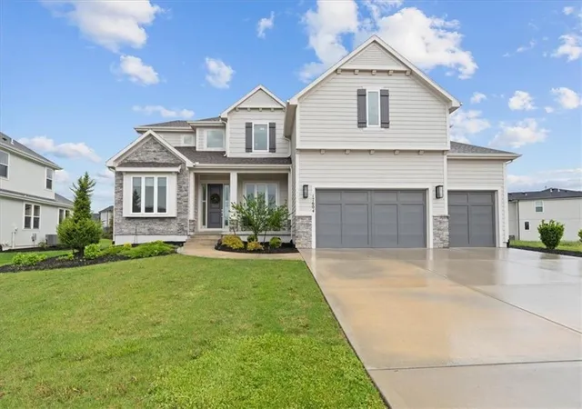 2nd image of 17604 High St, Stilwell, KS 66085 | MLS# 2631843