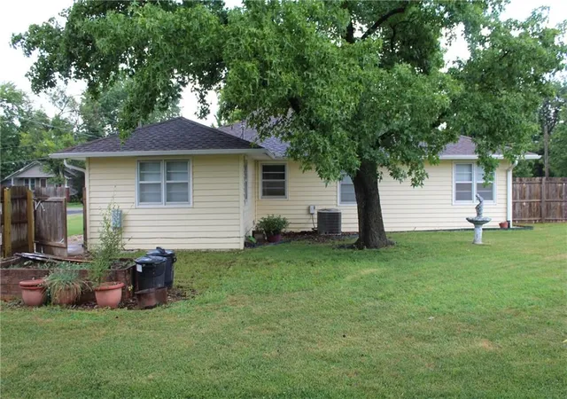 5th image of 1103 Signor St, Humboldt, KS 66748 | MLS# 2631847