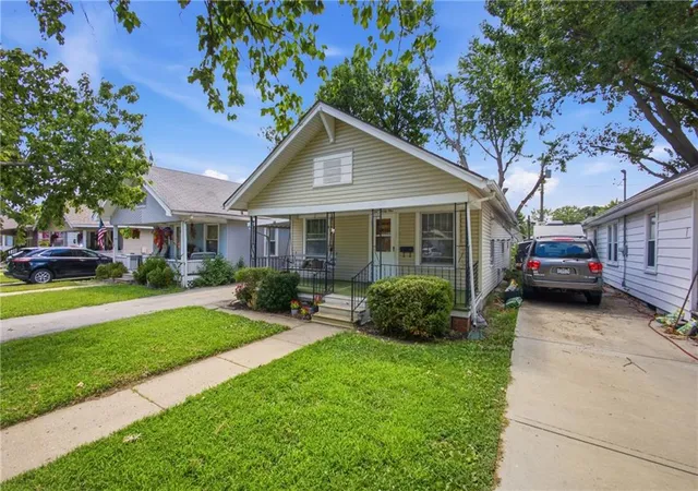 1st image of 1021 E 23rd Ave, North Kansas City, MO 64116 | MLS# 2631851
