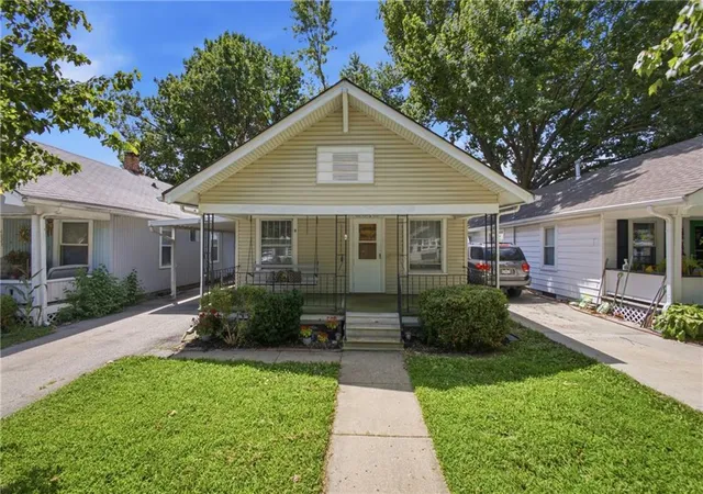 2nd image of 1021 E 23rd Ave, North Kansas City, MO 64116 | MLS# 2631851