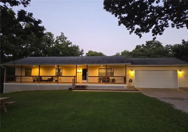 1st image of 14874 E Redbird Rd, Nevada, MO 64772 | MLS# 2631855