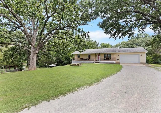 2nd image of 14874 E Redbird Rd, Nevada, MO 64772 | MLS# 2631855