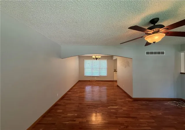 3rd image of 505 S Ridge Dr, Olathe, KS 66061 | MLS# 2631859