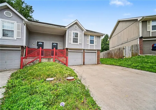 Listing Photo 5 - Condo for sale in building located at 3407 NW 71st Ter, Kansas City, MO 64151