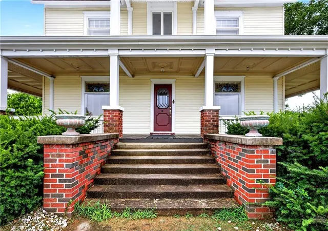 3rd image of 18133 S 1525 Rd, Nevada, MO 64772 | MLS# 2631867