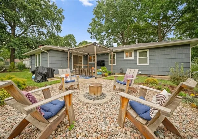 2nd image of 5136 Reeds Rd, Mission, KS 66202 | MLS# 2631877