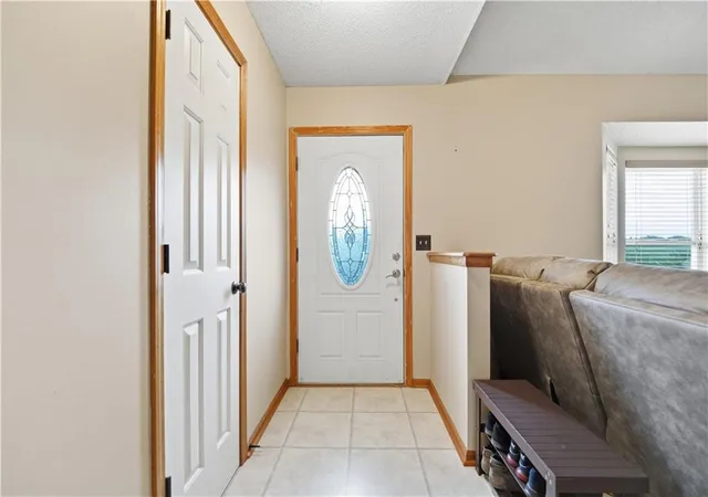 Photo 3 of Single family home for sale at 2136 Sw Sterling Dr, Lee's Summit, MO 64081 | MLS# 2631881 | Listing updated on 2026-08-13