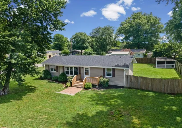 Photo 1 of Single family home for sale at 1101 Wellington St, Richmond, MO 64085 | MLS# 2631884 | Listing updated on 2026-08-22