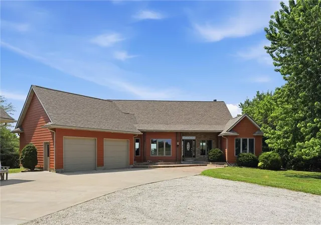 2nd image of 31620 2400th Rd, Greeley, KS 66033 | MLS# 2631885
