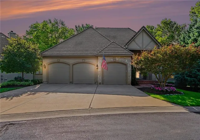 2nd image of 11359 El Monte Ct, Leawood, KS 66211 | MLS# 2631892