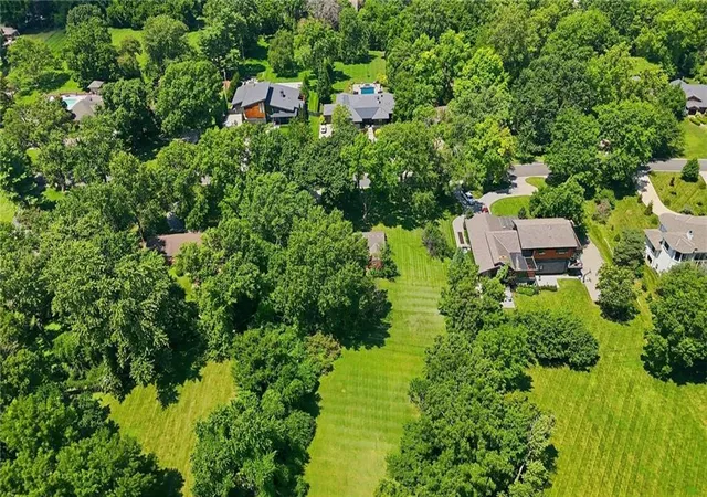 3rd image of 9319 High Dr, Leawood, KS 66206 | MLS# 2631903