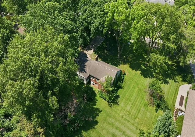 9th image of 9319 High Dr, Leawood, KS 66206 | MLS# 2631903