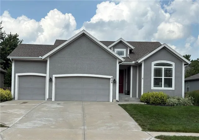 1st image of 848 N Alder St, Gardner, KS 66030 | MLS# 2631923
