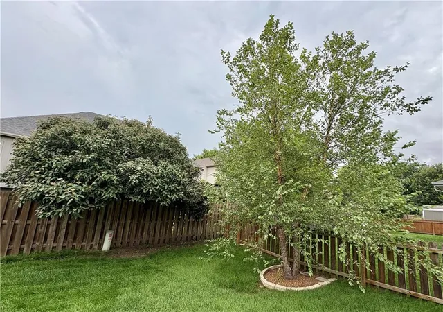 41st image of 848 N Alder St, Gardner, KS 66030 | MLS# 2631923