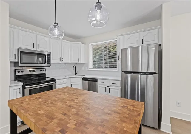 Photo 4 of Sale Pending at 11810 Smalley Ave, Kansas City, MO 64134 | MLS# 2631924 | Listing updated on 2026-09-02