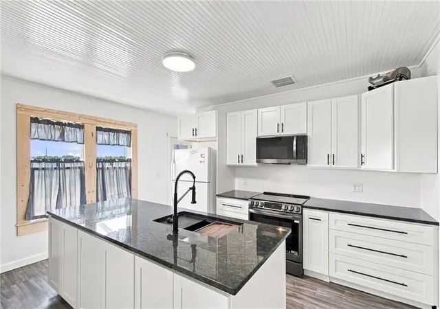 Photo 5 of Single family home for sale at 4632 Goose Crk Rd, Concordia, MO 64020 | MLS# 2631929 | Listing updated on 2026-08-31