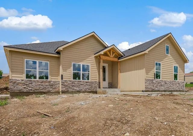 Photo 3 of Single family home for sale at 803 Kellogg St, Pleasant Hill, MO 64080 | MLS# 2631934 | Listing updated on 2026-09-04