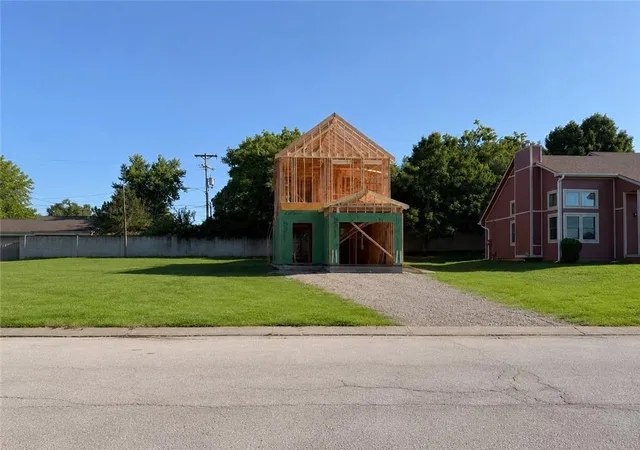 Photo 3 of Single family home for sale at 336 Walker Ave, Kansas City, KS 66101 | MLS# 2631944 | Listing updated on 2026-07-24