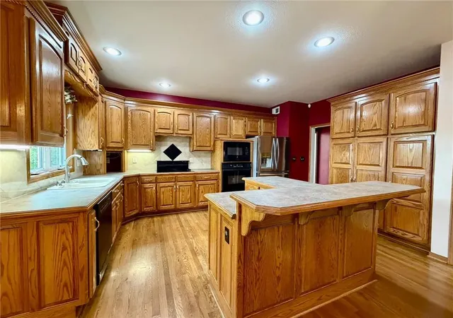 Photo 3 of Single family home for sale at 2514 SW Wintervalley Ct, Lees Summit, MO 64081 | MLS# 2631946 | Listing updated on 2026-10-08