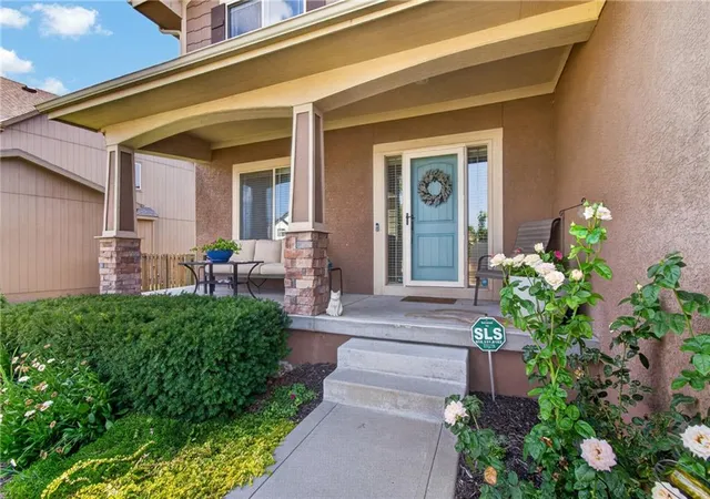 Photo 4 of Single family home for sale at 420 Meadowlark Dr, Raymore, MO 64083 | MLS# 2631950 | Listing updated on 2026-08-07