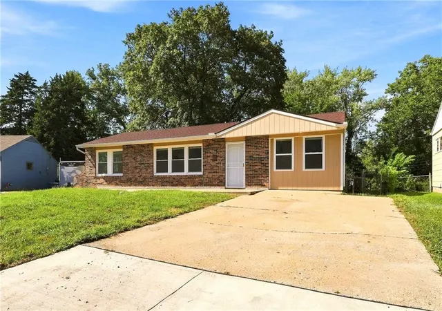 Photo 2 of Single family home for sale at 10706 Cambridge Ave, Kansas City, MO 64134 | MLS# 2631958 | Listing updated on 2026-09-21