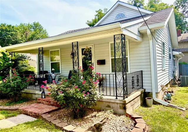 Single family home for sale at 601 W 77th Street, Kansas City, MO 64114 | MLS# 2631959
