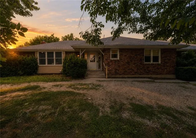 1st image of 5507 Woodbine Rd, Saint Joseph, MO 64505 | MLS# 2631963