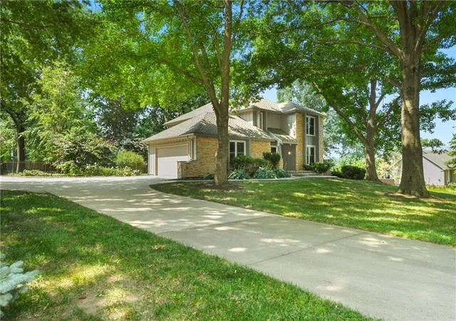 3rd image of 12305 W 150Th Ter, Olathe, KS 66062 | MLS# 2631968