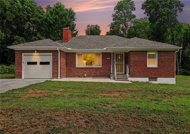 2nd image of 506 W Mississippi St, Liberty, MO 64068 | MLS# 2631969