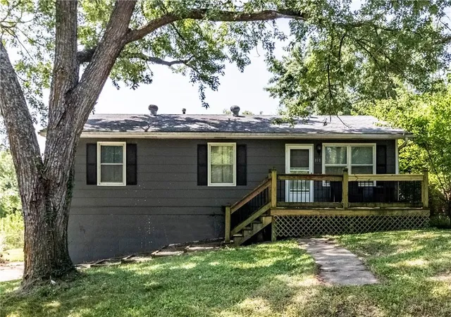 2nd image of 101 W 8th St, Knob Noster, MO 65336 | MLS# 2631978