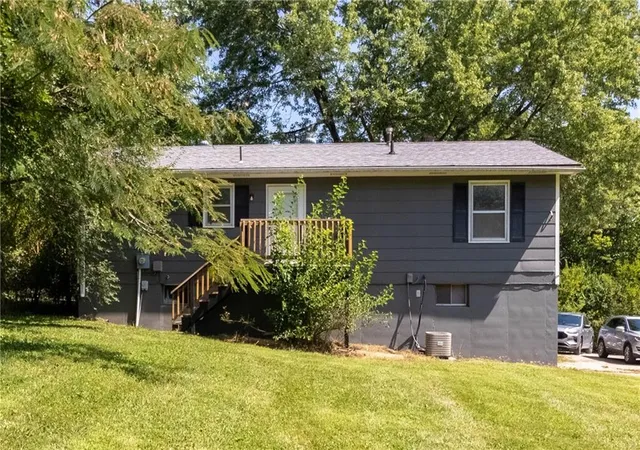 4th image of 101 W 8Th St, Knob Noster, MO 65336 | MLS# 2631978