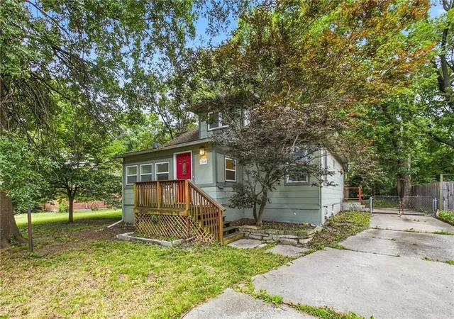 Photo 1 of Single family home for sale at 7740 Madison Ave, Kansas City, MO 64114 | MLS# 2631993 | Listing updated on 2026-08-18