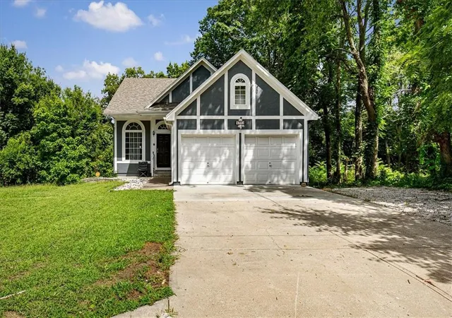 Photo 2 of Single family home for sale at 5713 Norton Ave, Kansas City, MO 64130 | MLS# 2631995 | Listing updated on 2026-08-21