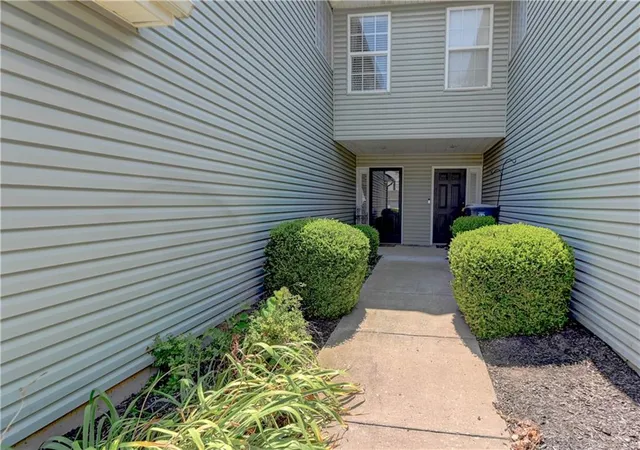 Photo 3 of Sale Pending at 8112 N Lawn Ave, Kansas City, MO 64119 | MLS# 2631998 | Listing updated on 2026-09-03