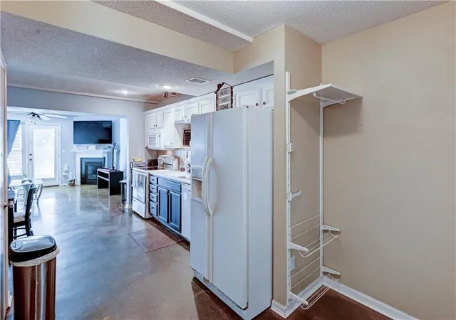Photo 4 of Sale Pending at 8112 N Lawn Ave, Kansas City, MO 64119 | MLS# 2631998 | Listing updated on 2026-09-03