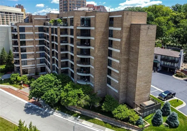 Photo 1 of Condo for sale at 433 Ward Pkwy #1S, Kansas City, MO 64112 | MLS# 2632009 | Listing updated on 2026-08-10