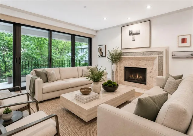 Photo 3 of Condo for sale at 433 Ward Pkwy #1S, Kansas City, MO 64112 | MLS# 2632009 | Listing updated on 2026-08-10