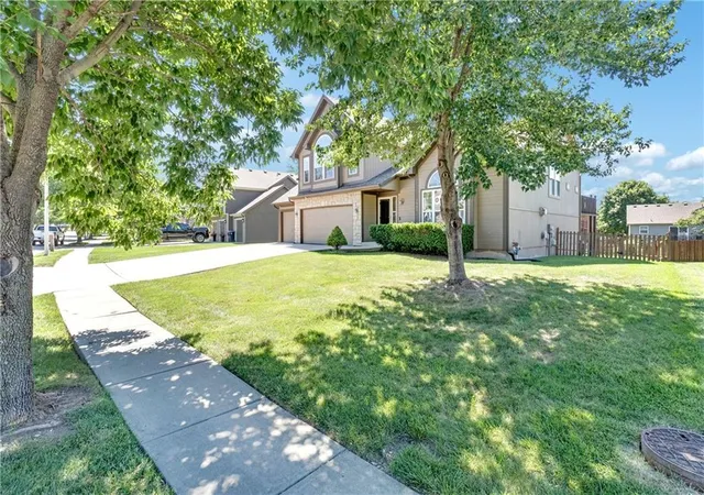 Photo 3 of Single family home for sale at 7905 NE 112th Street, Kansas City, MO 64157 | MLS# 2632013 | Listing updated on 2026-08-21